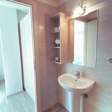 Hotel Tins - 4*