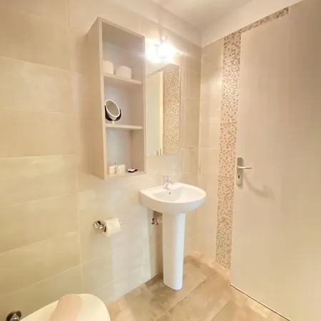 Tins - Hotel 4*