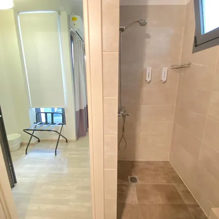 Hotel Tins -